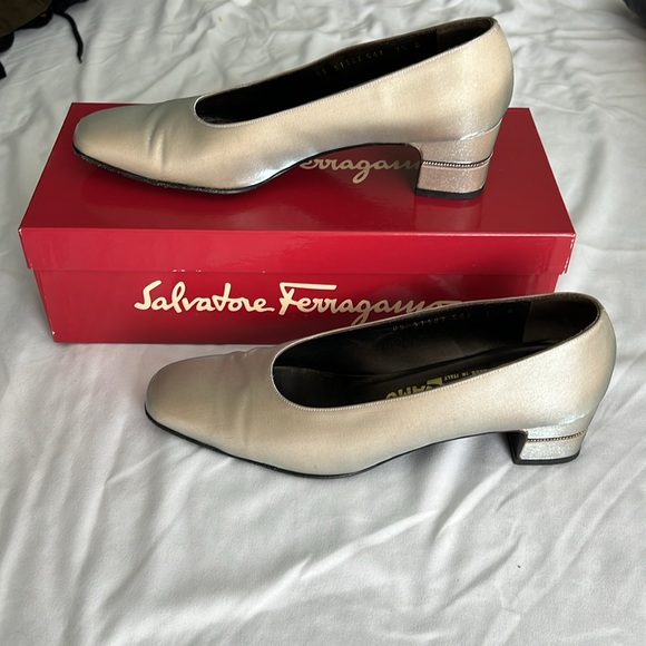 Salvatore Ferragamo Cranny Heels - Picture 2 of 7